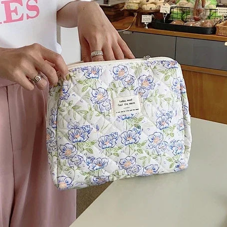 Large Capacity Women's Cosmetic Bag