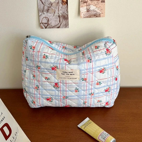 Large Capacity Women's Cosmetic Bag