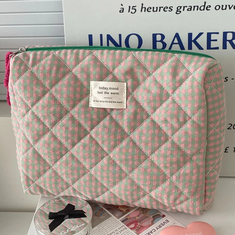 Large Capacity Women's Cosmetic Bag