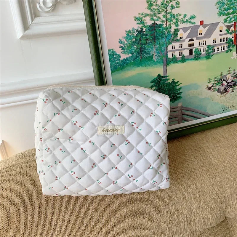 Large Capacity Women's Cosmetic Bag