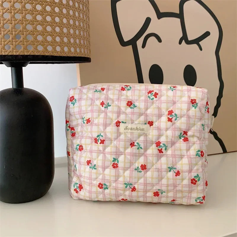 Large Capacity Women's Cosmetic Bag